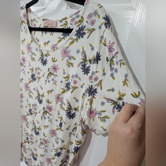 Philosphy Woman Cream Floral Print Short Sleeve Blouse in Size 2X - Picture 5 of 7